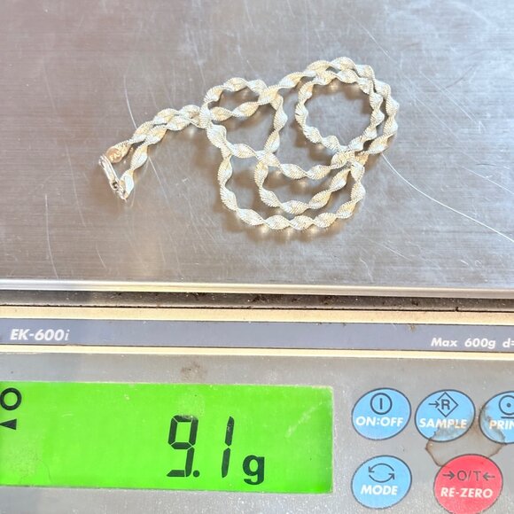 VTG Sterling Silver 925 Twisted Herringbone Chain Necklace Size 18" Length - Picture 11 of 11